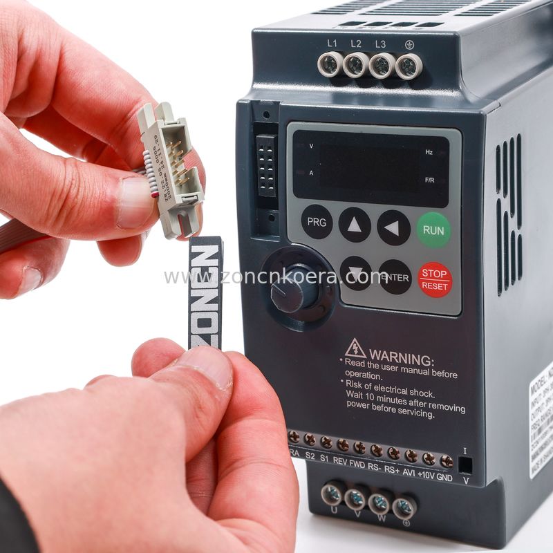 380V VFD Drive 3-Phase Low Voltage Inverter with Variable Speed for 0.75KW Motor